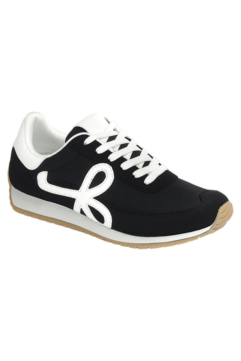 Trendy swirl sneaker