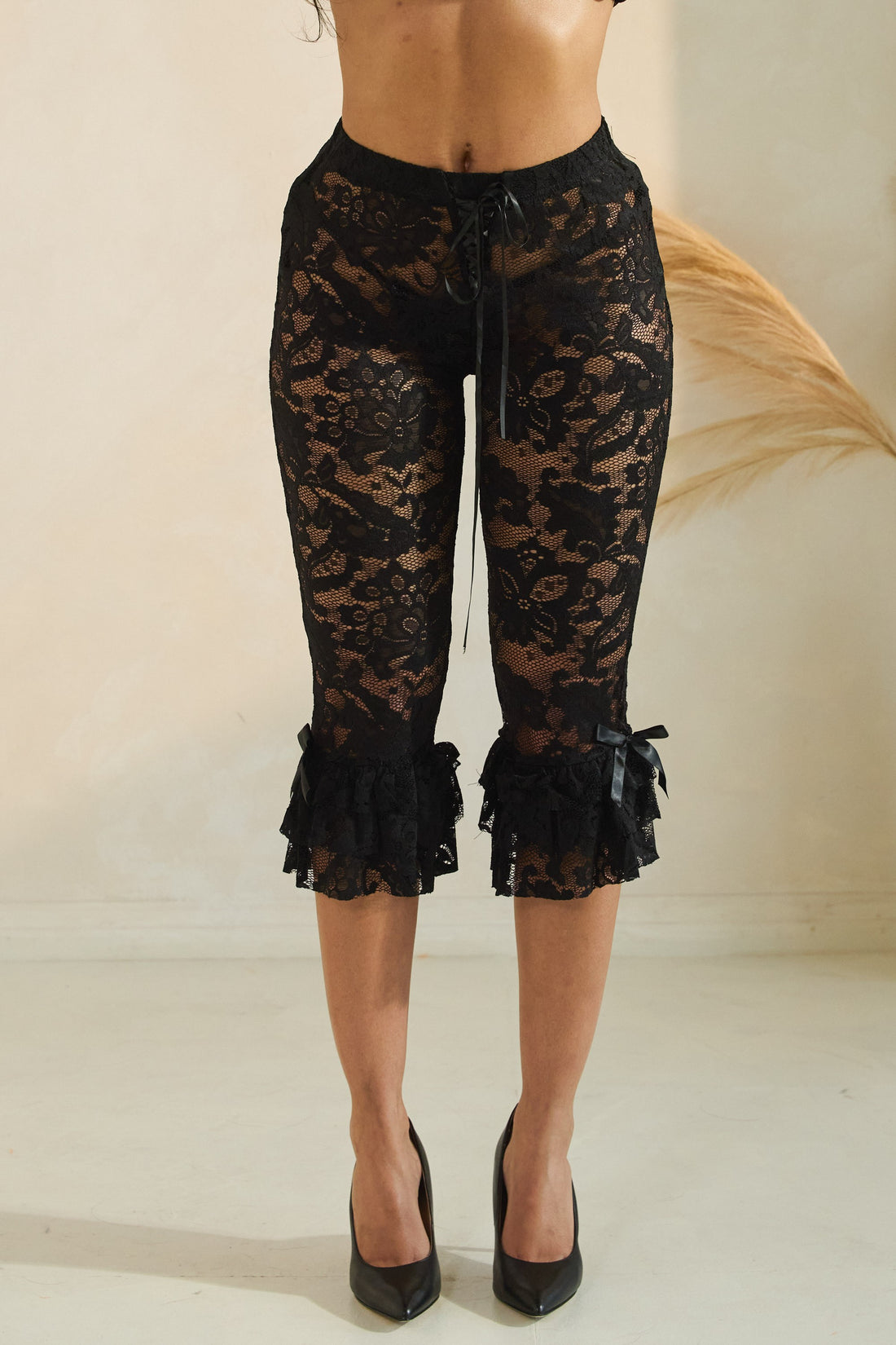 Vintage Lace Capri Leggings