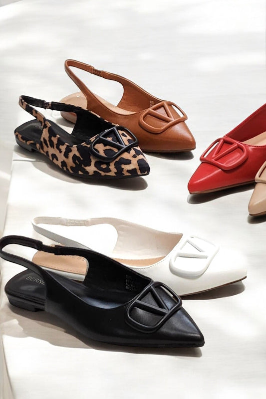 Pointy Toe Flat Sandal With Design